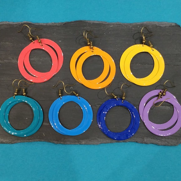 Circle Cut Out Enamel Dangly Earring